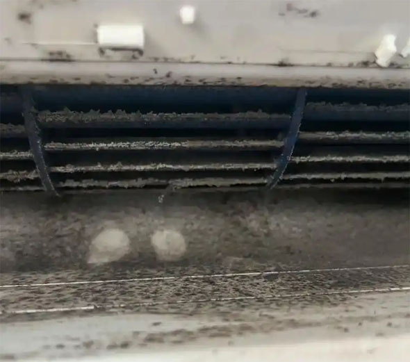 安义空调吹的风有股烧焦味是怎么回事